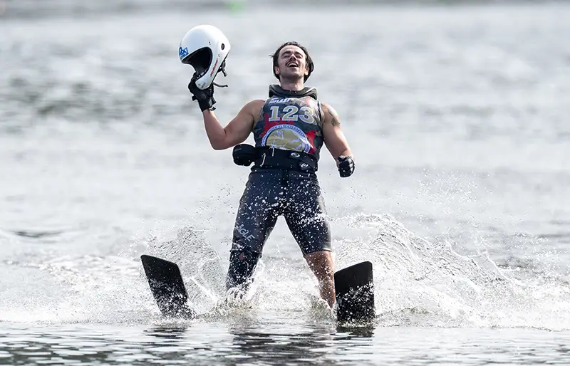 Antoine Morin : Champion du monde U21 de ski nautique en saut.