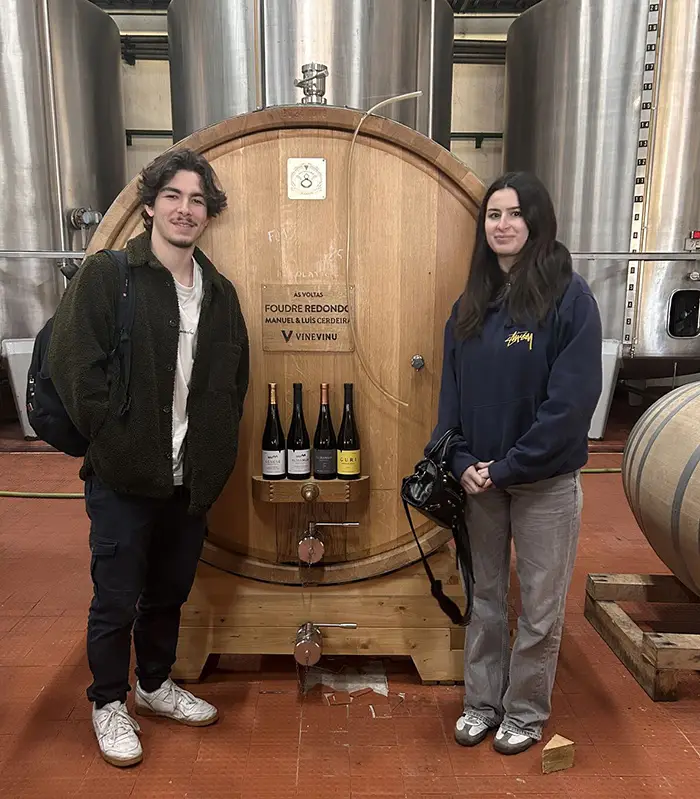 à Porto, les étudiants ont ainsi travaillé au sein de deux entreprises portugaises, VINEVINU et Grupo Salvador Caetano, pour lesquelles ils ont élaboré et présenté des business cases.