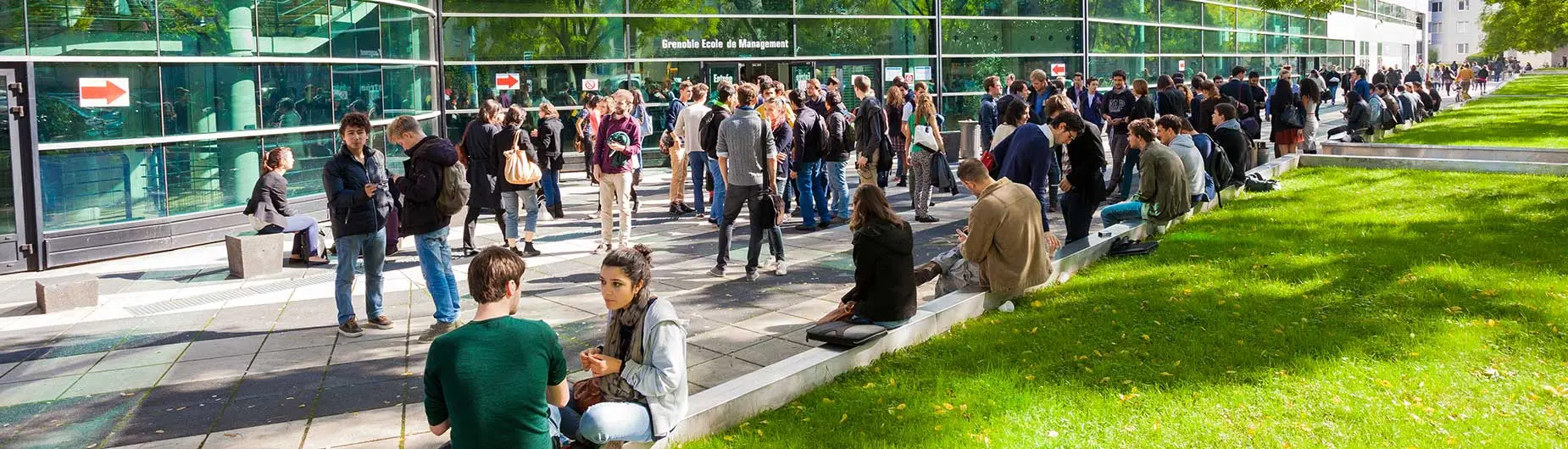 étudiants - students Grenoble Ecole de Management